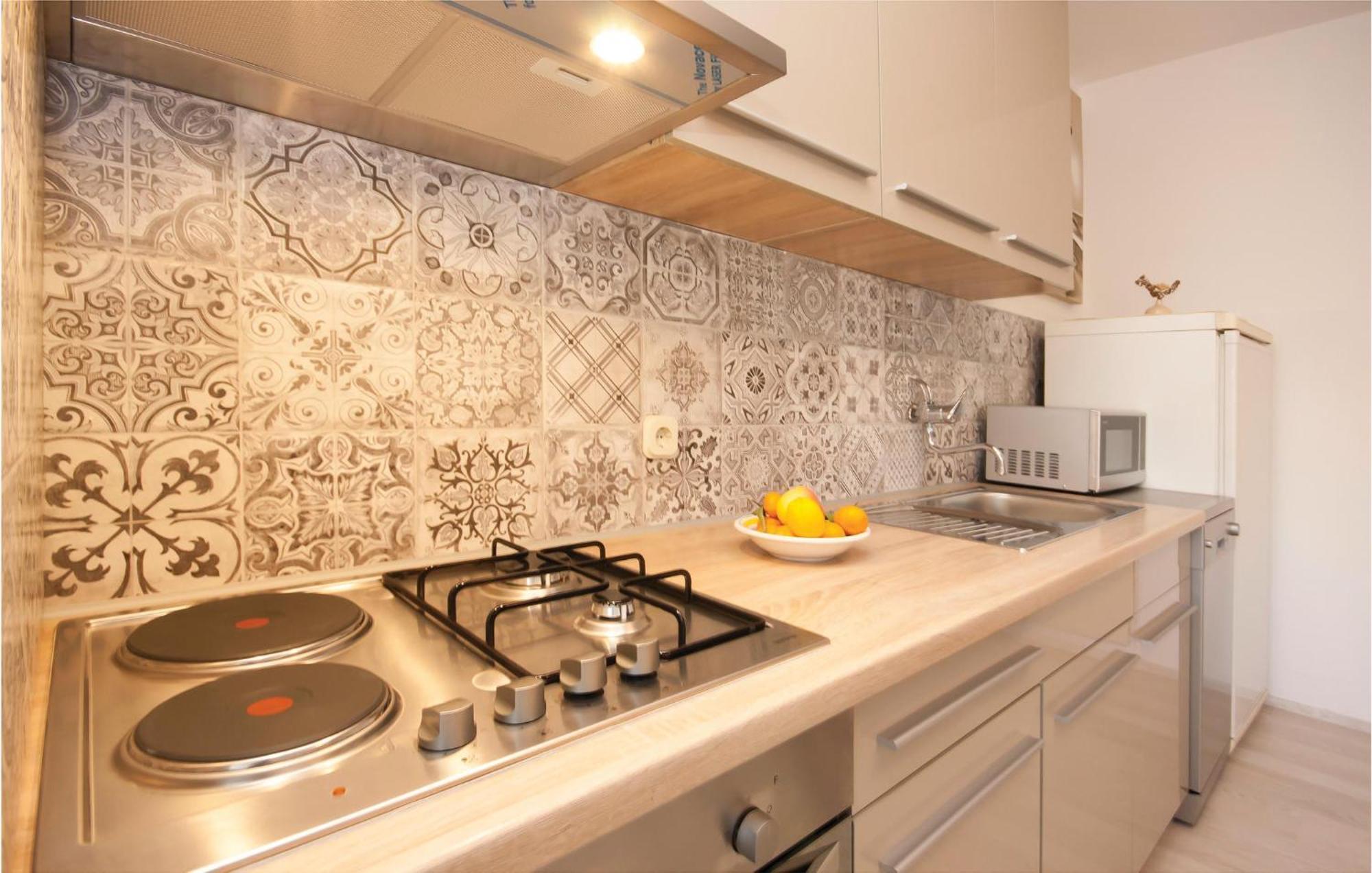 Cozy Apartment In Brodarica With Wifi Ngoại thất bức ảnh