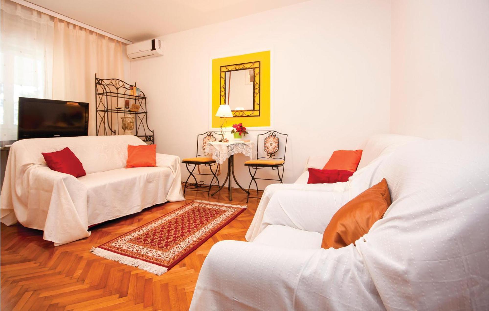 Cozy Apartment In Brodarica With Wifi Ngoại thất bức ảnh