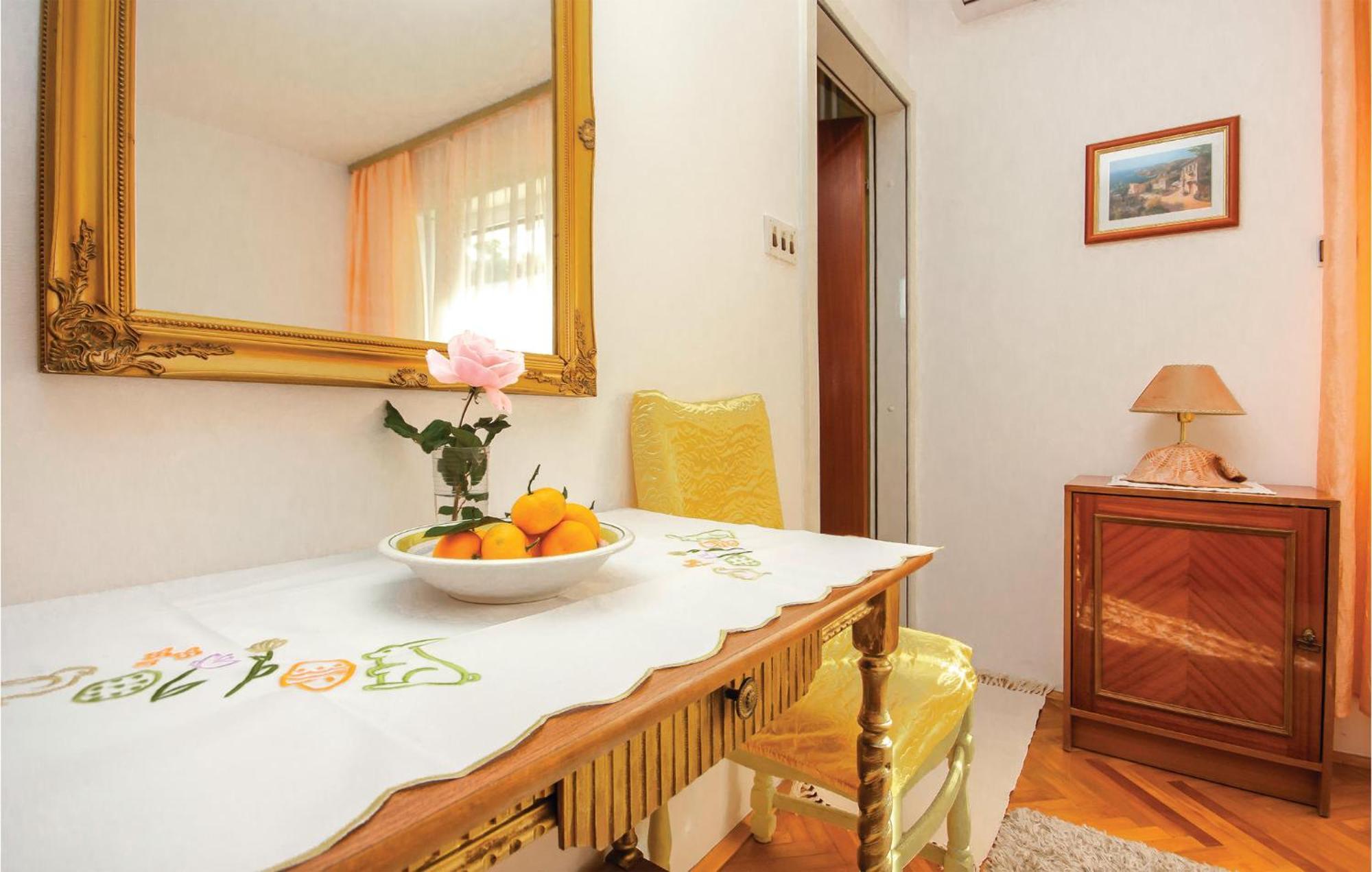 Cozy Apartment In Brodarica With Wifi Ngoại thất bức ảnh