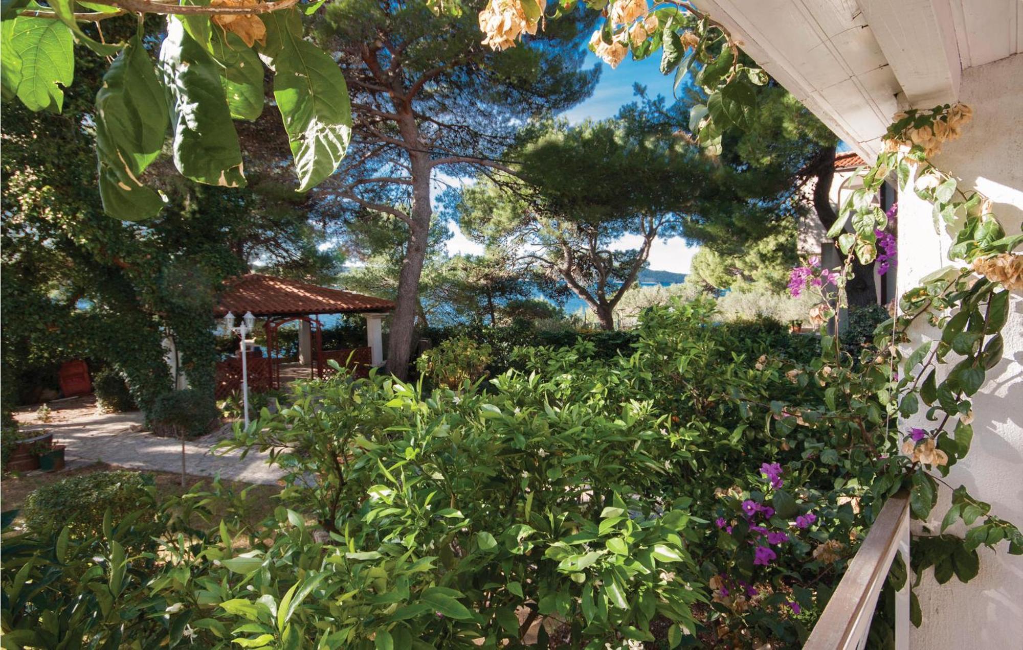 Cozy Apartment In Brodarica With Wifi Ngoại thất bức ảnh