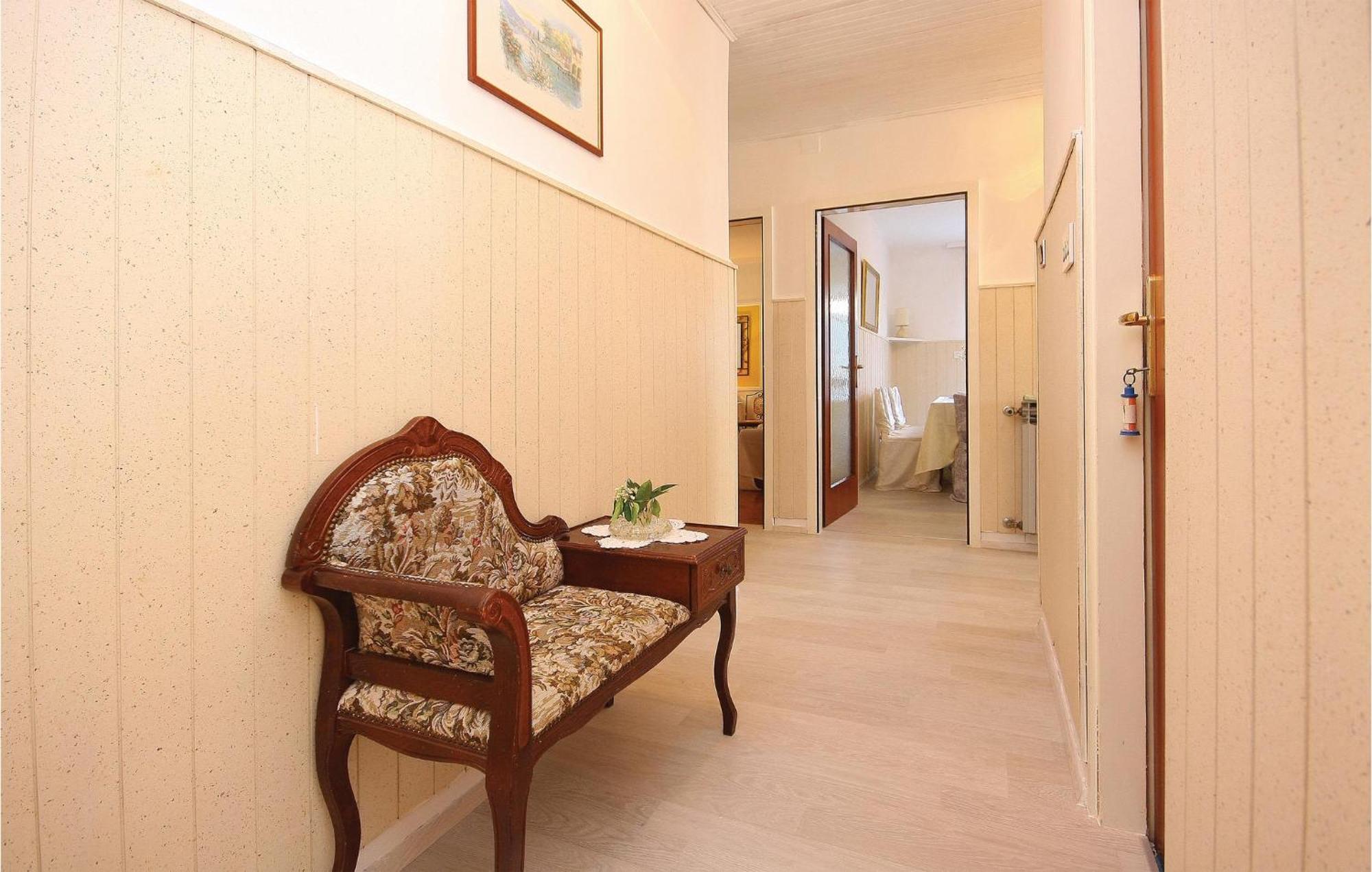 Cozy Apartment In Brodarica With Wifi Ngoại thất bức ảnh